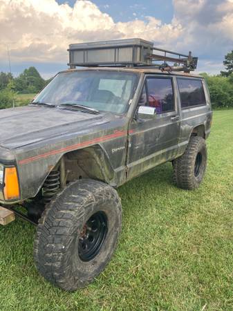 Photo Lifted 1990 jeep Cherokee - $4,500 (Westmorland)
