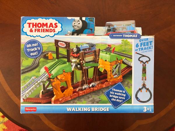 Photo Thomas and Friends Motorized Walking Bridge Train Set $10