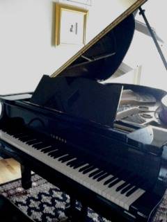 Photo Yamaha G3  Grand Piano $7,950