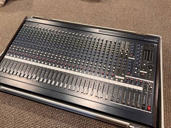 Photo Yamaha MG3214FX Mixer Audio Console with road case MINT condition $400