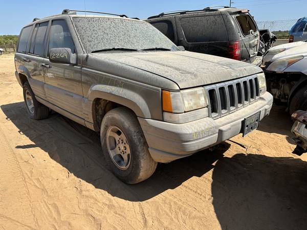 Photo 1998 JEEP GRAND CHEROKEE (FOR PARTS ONLY)12269 $12,269