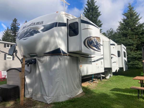 Photo RV for Sale at Sportsman Park, Clear Lake Mb $62,000