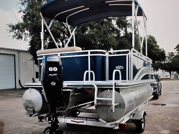 Photo This is a fish and fun cruiser pontoon $13,500