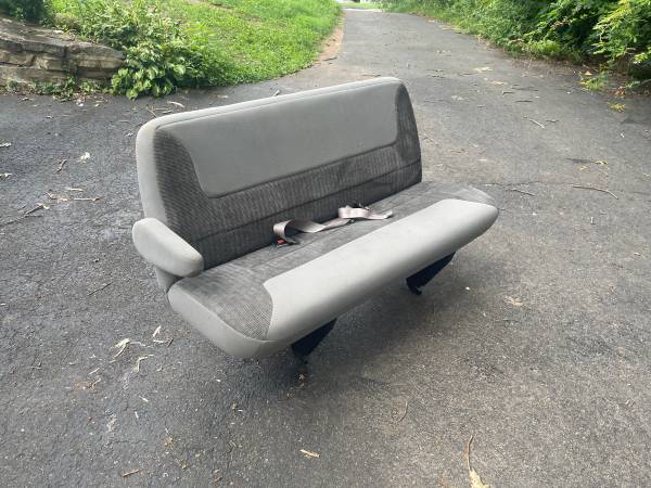 Photo Ford second row bench seat $75
