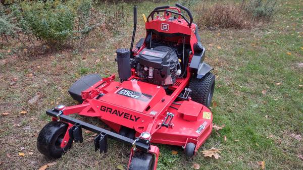 Photo Gravely pro stance stand on 52 Commercial zero turn $7,995