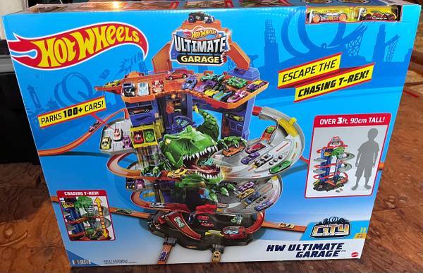 Photo Hot Wheels T-Rex Ultimate Garage Playset with 2 cars - New in Box $75