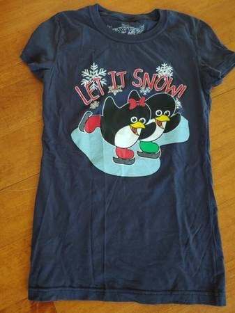 Photo Let it Snow Shirt - size small - $4 (Northford)