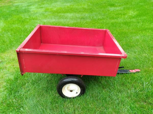 Photo Tow Behind Cart For Lawn  Garden Tractor $135