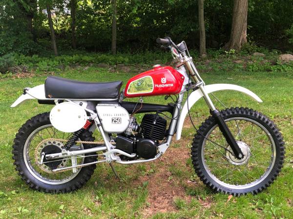 Photo Vintage 1977 Husqvarna WR250 dirt bike motorcycle complete with documentation $6,000