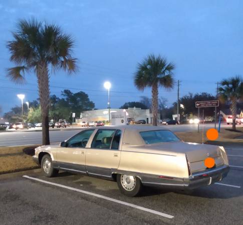 Photo 1995 Cadillac Fleetwood Brougham $4,000