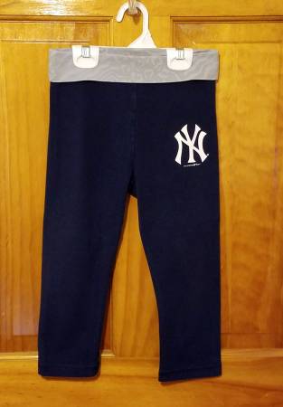Photo 5th  Ocean Blue New York YANKEES Cropped Yoga Pant Leggings Girl Sz 8 $11