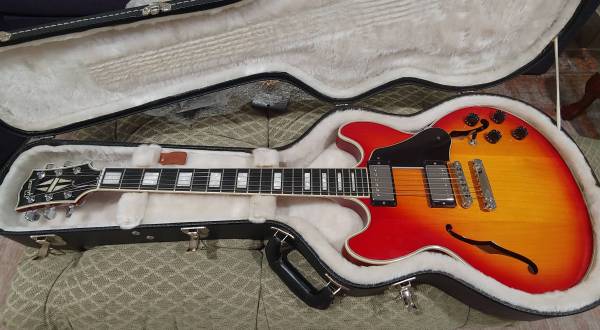 Photo Gibson Midtown Custom USA 2011 Heritage Cherry $1,500