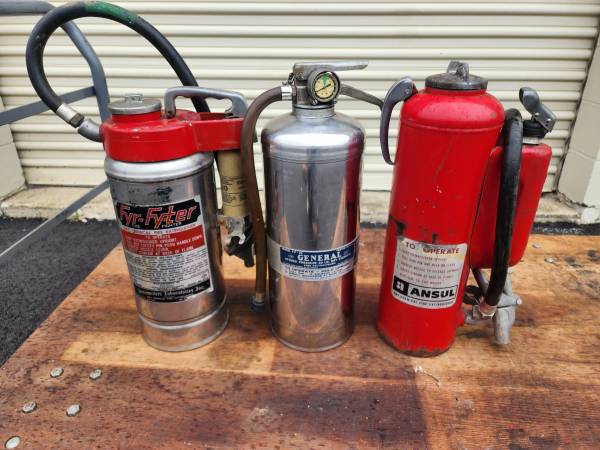 Photo Lot 3 Fire Extinguisher Dry Chemical Co2, Stainless Steel Extinguisher $149