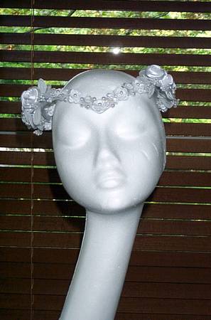 Photo Lovely Beaded Floral Bridal Crown Tiara $20