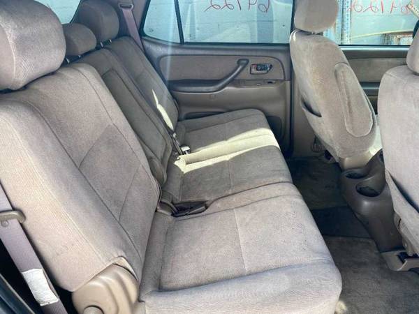 Photo Middle Seat Toyota Sequoia second row - Free