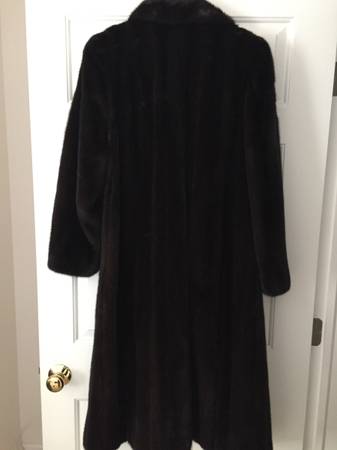 Photo NEW Womans Full Length Mink Coat $600