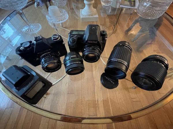Photo PENTAX K-5, 5 lenses, Takumar 8 element, and a film body $325