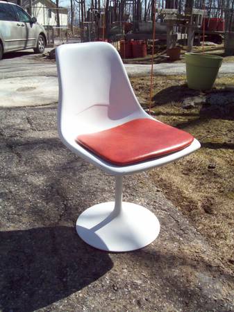 Photo Post Mid Century Tulip Style Chair w Red Vinyl Seat $50