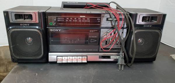 Photo SONY AMFM Stereo Cassette Recorder player Model No CFS-100 Bass Ref $60