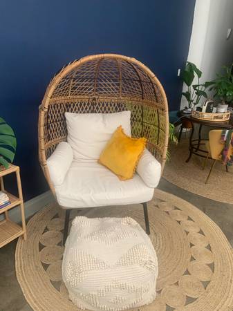 Photo Egg chair $280