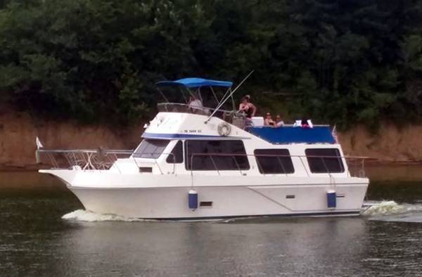 Photo Price reduction LiveAboard 1981 35 Bluewater Coastal Cruiser - $19,900 (Lake Pontchartrain)