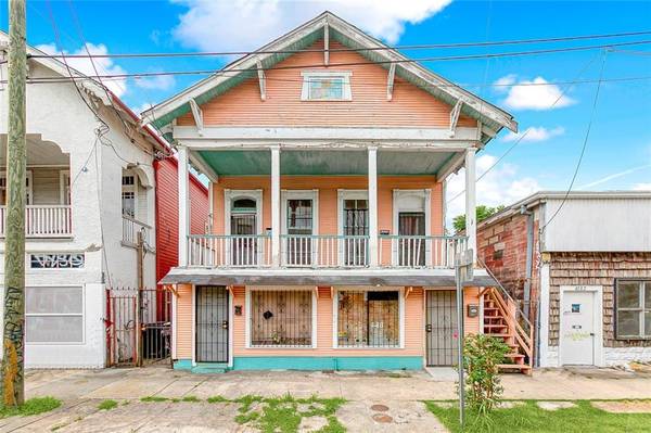 Photo This home stands out Multi-Family Home in New Orleans. 8 Beds, 4 Baths $449,900