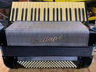 Dallape Artist piano accordion  1 850