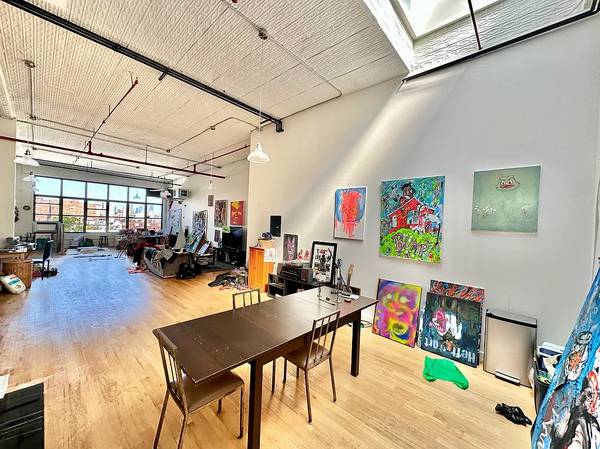 Photo 1500sq ft E. Williamsburg loft with skylight 15 ft Ceilings $6,500