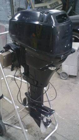 15 Hp Outboard Motor $1,600