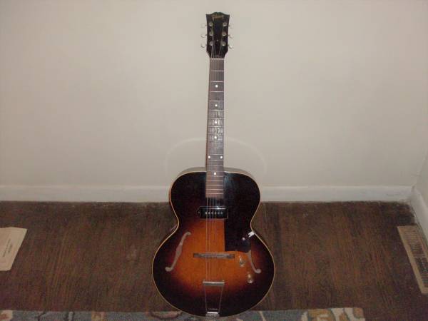 Photo 1948 Gibson ES 125 wcase all original $3,250