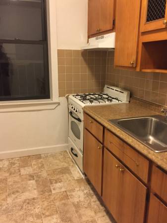 Photo 33ND STREET AND 32ND AVE TWO BEDROOMS NEAR N Q TRAIN $2,200