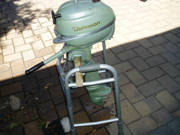 Photo 3hp Johnson vintage out board $200