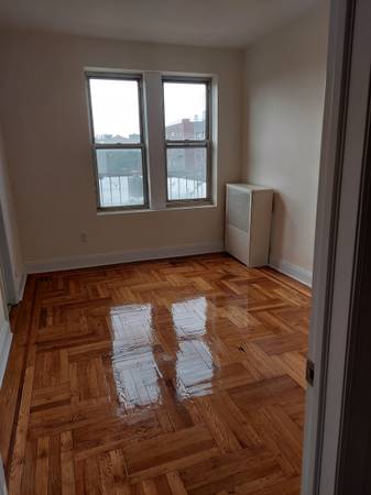 Photo 45TH STREET OFF QUEENS BLVD ONE BEDROOM NEAR 7 TRAIN AND 30MIN TO N Y $1,790