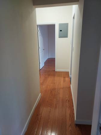 Photo 65TH STREET AND NORTHERN BLVD NEAR M R TRAIN AND 30MIN TO N Y C $2,300