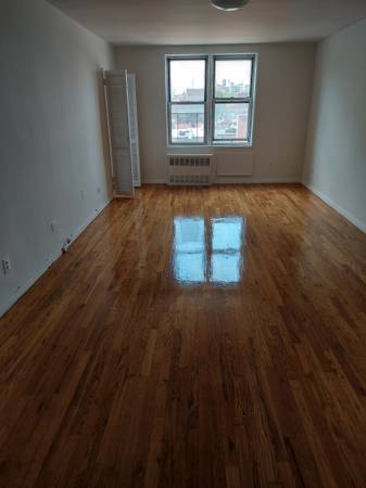 Photo 80TH STREET AND BROADWAY STUDIO NEAR M R AND 7 TRAIN AND 25MIN $1,595