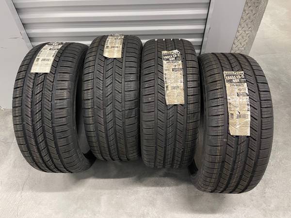 Photo A set of new tires for BMW - Goodyear Eagle LS2 Run on Flat 2454019