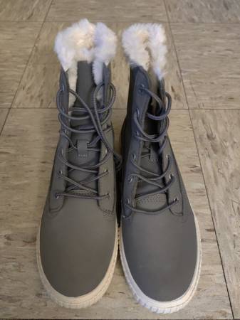 BRAND NEW Timberland Boots Womens SKYLA BAY FLEECE $50