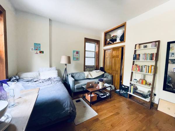 Photo Beautiful 3 bdr 2 bath on the border of Crown Heights $2,200