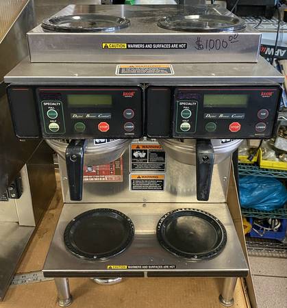 Photo Commercial Bunn Axiom 22 12 Cup Automatic Coffee Brewer $1,000