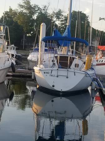 Ericson 25 Sailboat $9,000