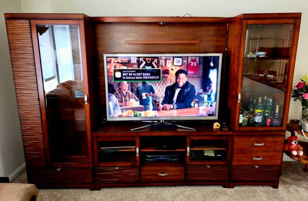 Photo Large 4-Piece Entertainment Center $450