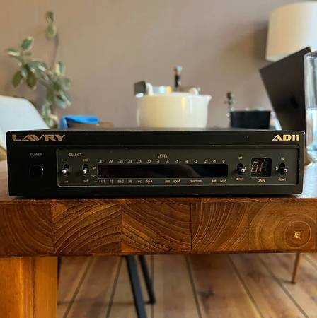 Photo Lavry Black AD11 Stereo A to D Converter with Mic Pre $800