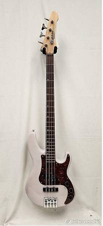 Photo Mitchell 4-string Electric Bass $175
