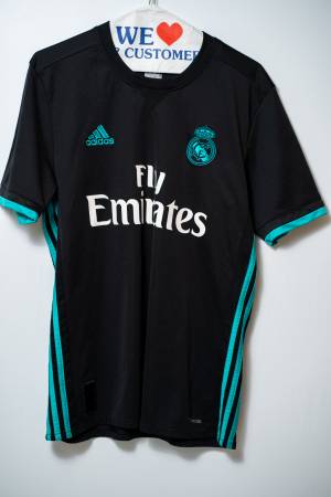 Photo Real Madrid 1617 Jersey Size M $40