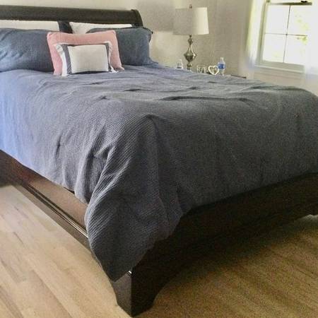 Photo Restoration Hardware Queen Solid wood Sleigh Bed $400