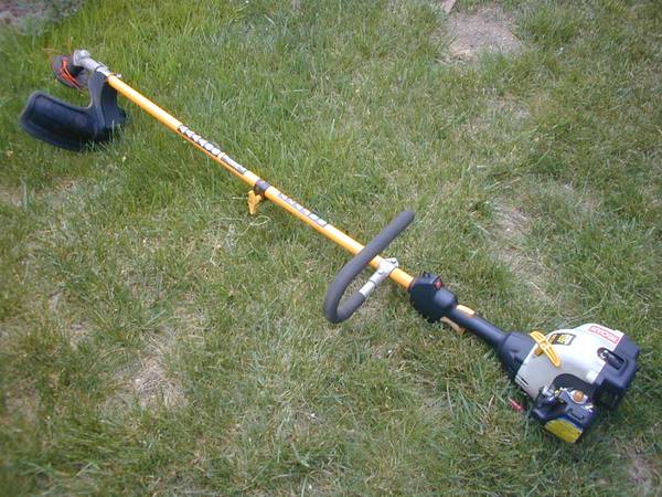 Photo Ryobi BC30 Gas Powered Brush Cutter with Expand-It Shaft Excellent $175