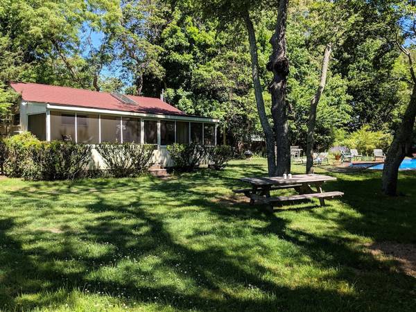 Photo Secluded Sag Harbor Cottage on 12 acre OFF SEASON (winter-ready) $1,900