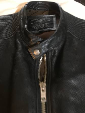 Photo Top Gun mens xl race leather jacket like new Xl size $320