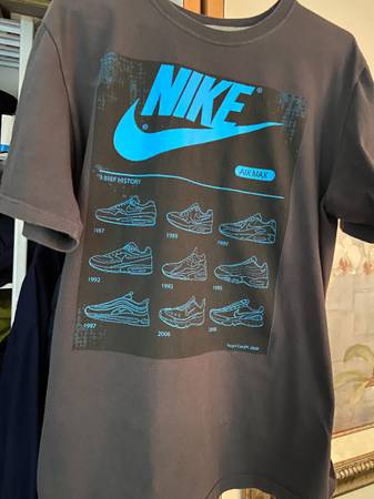 Photo VINTAGE NIKE AIR MAX, BRIEF HISTORY COLLECTABLE T-SHIRT