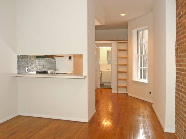 Welcome to Your Cozy Haven in the Heart of Upper East Side, New York $2,450